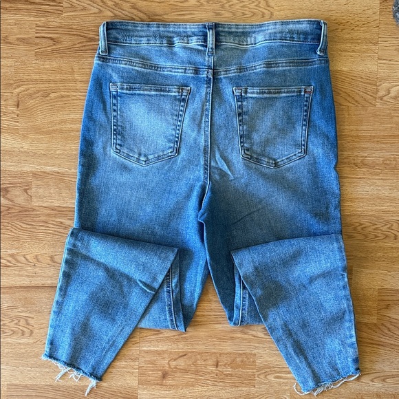 Edgely High Rise Super Skinny Distressed Women's Jeans Size 14 Regular - Picture 5 of 8